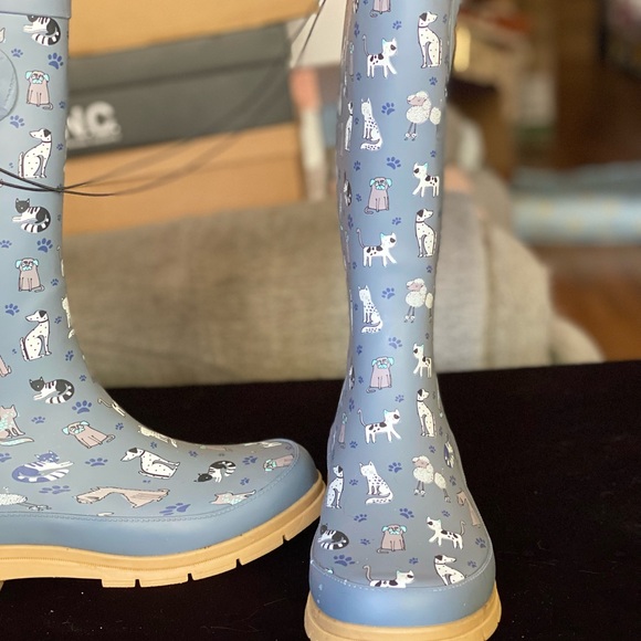 KIDS RAIN BOOTS 🥾 NWB - Picture 3 of 4